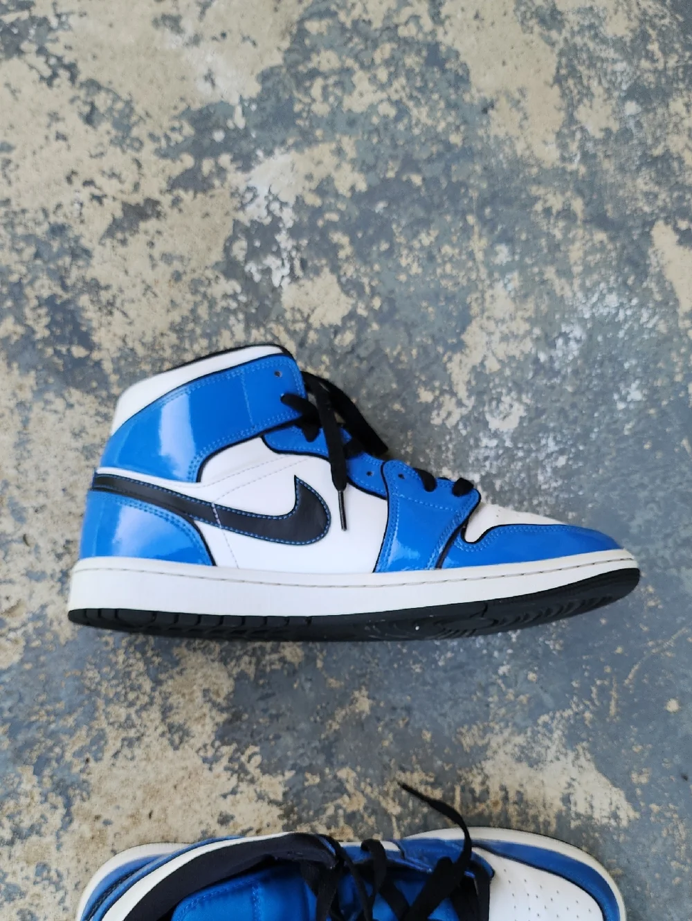 Air Jordan 1 Mens Signal Blue Mid Shoes